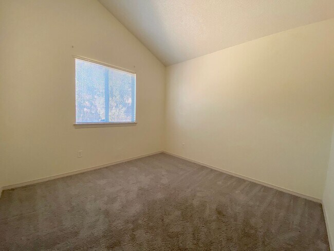 Building Photo - West El Paso 5bed Refrig A/C Home