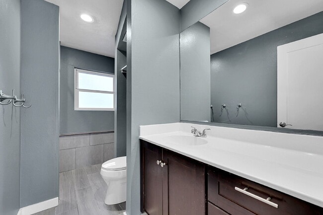Building Photo - $3,750, 4-Bed, 3-Bath Updated Home in Mani...