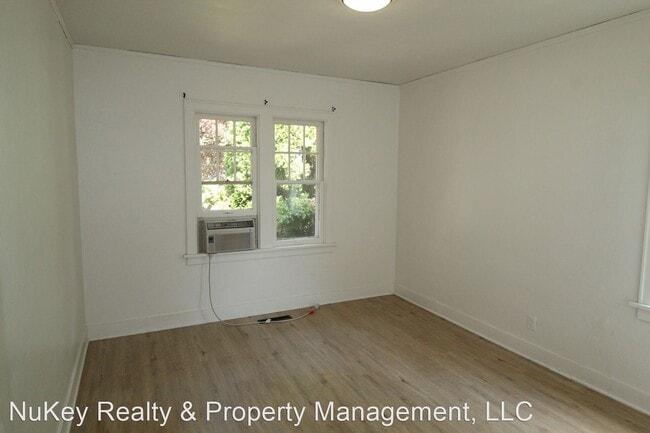 Building Photo - 2 br, 1 bath House - 2011 W. York Ave.