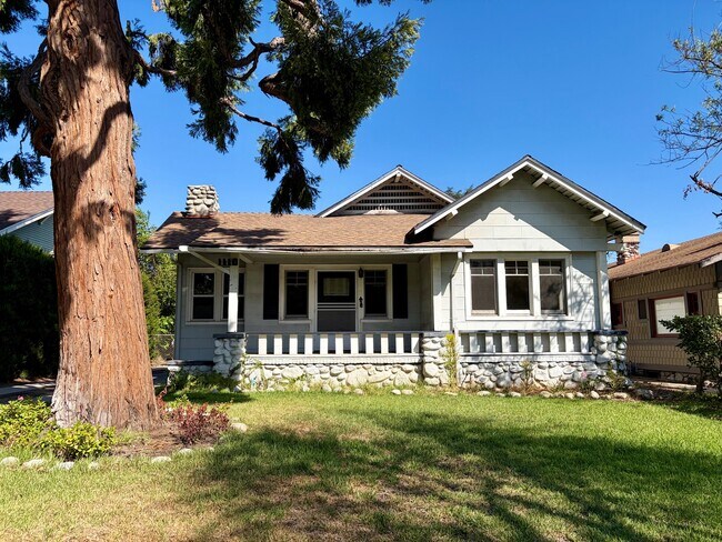 Building Photo - 1110 Stratford Ave