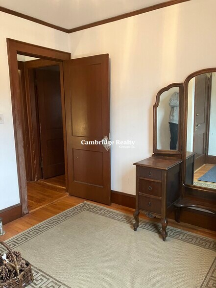 Building Photo - 93 Hillside Rd