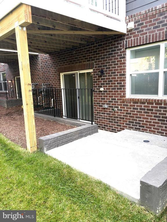 Building Photo - 10590 Red Oak St