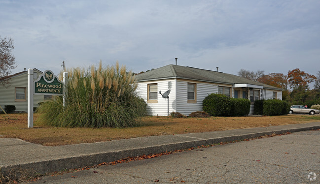 Primary Photo - Pinewood Apartments