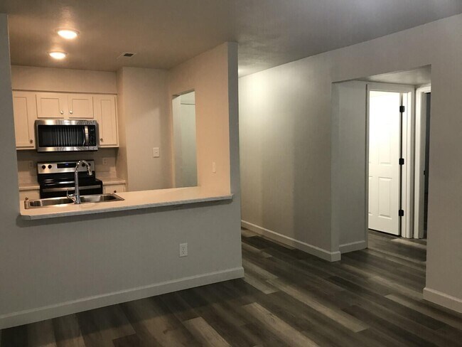 Building Photo - 7 Diego Ct