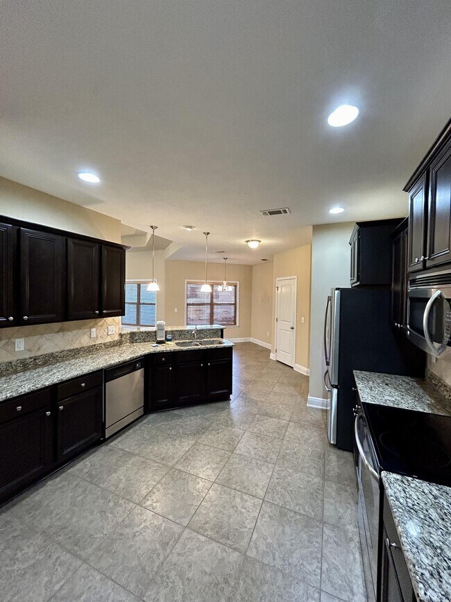 Building Photo - 80 S Knightsbridge Ct