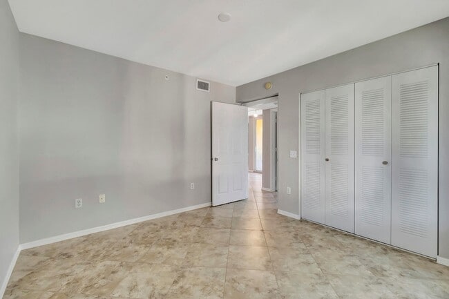 Building Photo - 116 Villa Cir