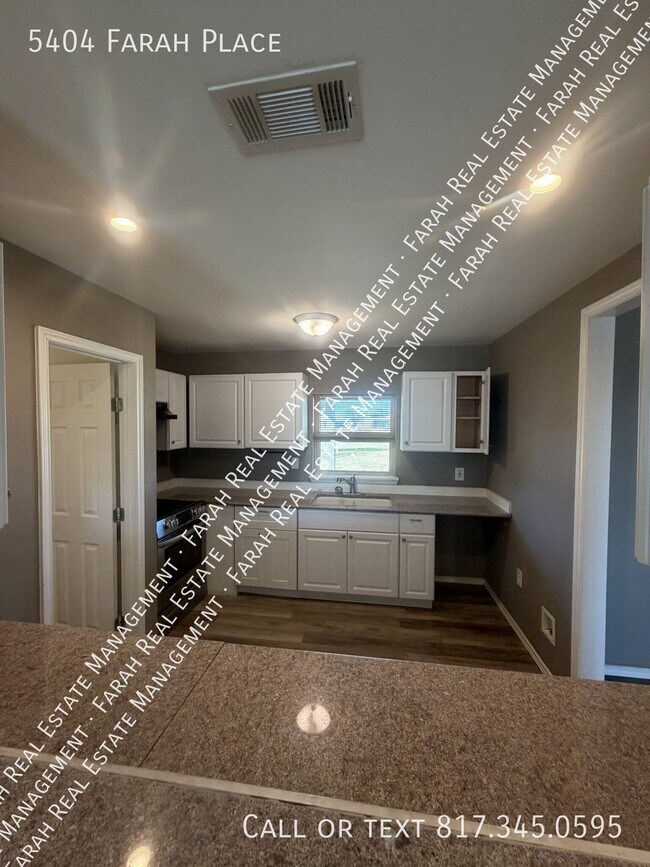 Building Photo - 5404 Farah Pl