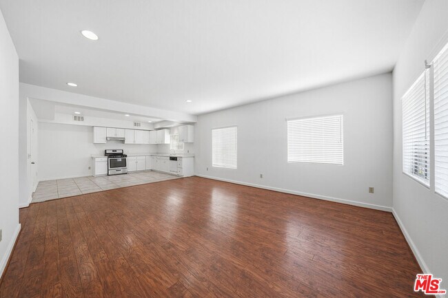 Building Photo - 1224 S Crenshaw Blvd