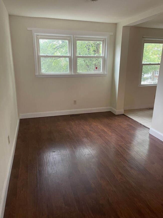 Building Photo - Alban Park Townhome