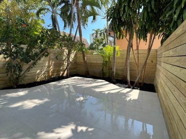 Building Photo - 2180 Brickell Ave