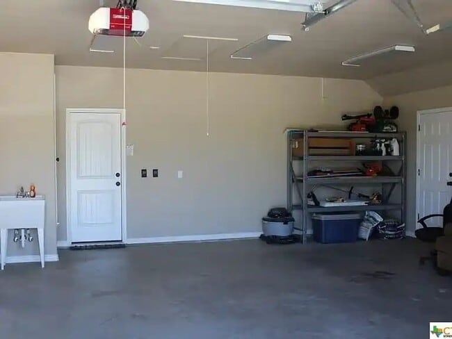 Building Photo - Beautiful Executive Home in Harker Heights...