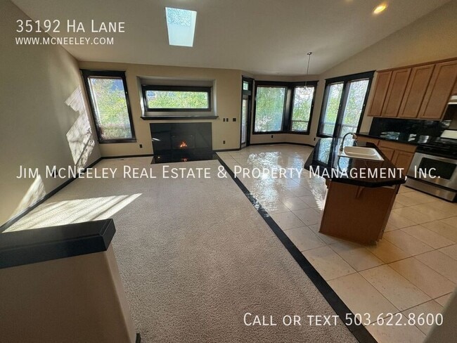 Building Photo - 35192 Ha Ln