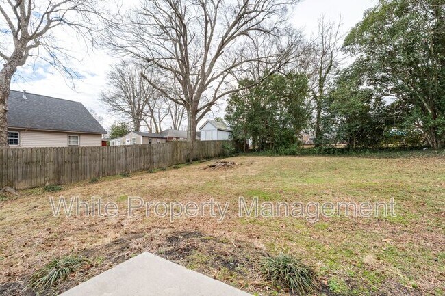 Building Photo - 1302 Venus St