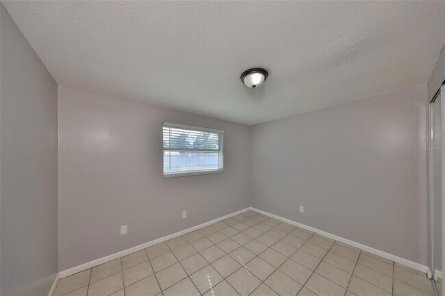 Building Photo - 6025 Florida Cir S