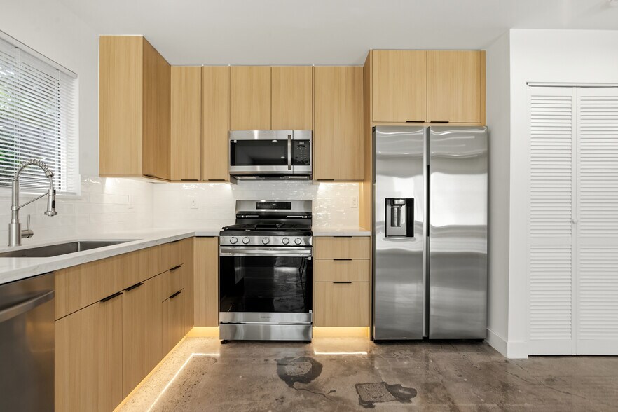 Kitchen - 7314 Fallbrook Ave