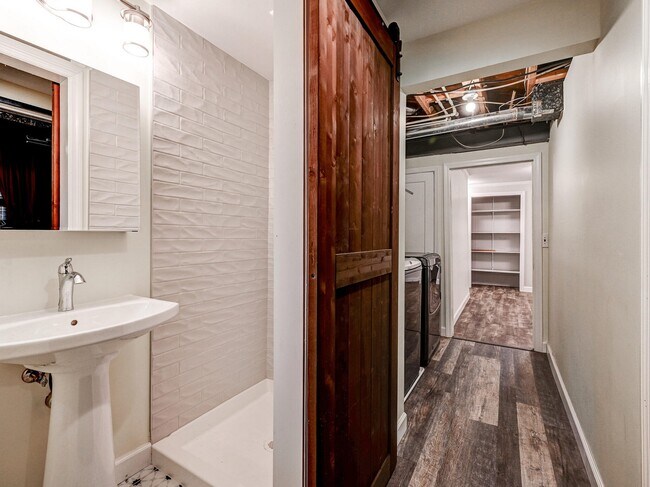 Building Photo - 111 Stanmore Rd