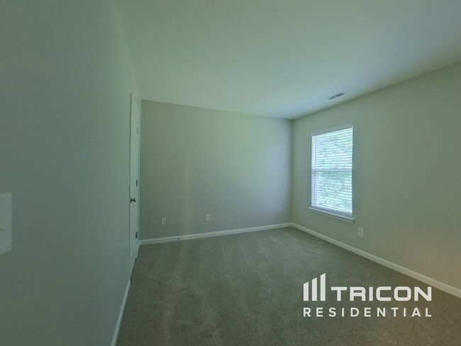 Building Photo - 2816 Forest Grove Ct