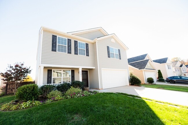 Primary Photo - Beautifully 4-bedroom, 2.5-bathroom spacio...