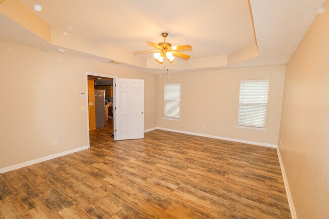 Building Photo - 1802 N Leah Ln