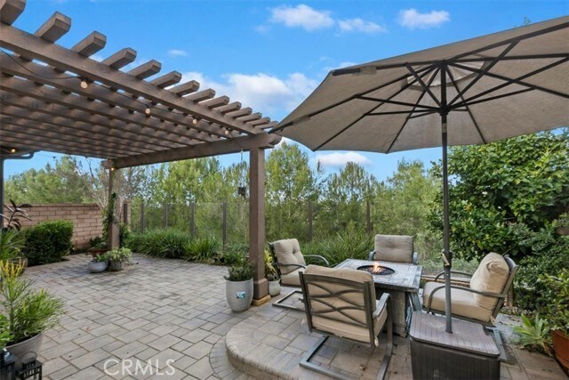 Building Photo - 55 Fuchsia