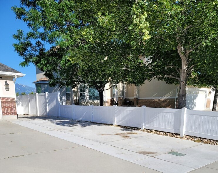 Building Photo - 10349 S 3880 W