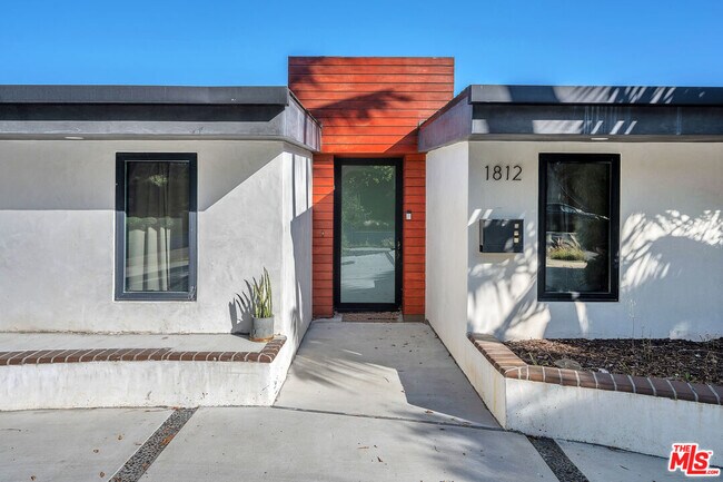 Building Photo - 1812 Navy St