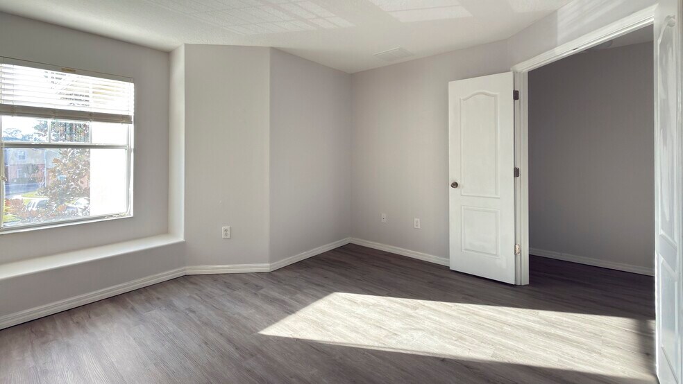 Building Photo - 4046 Mountain Chestnut Way