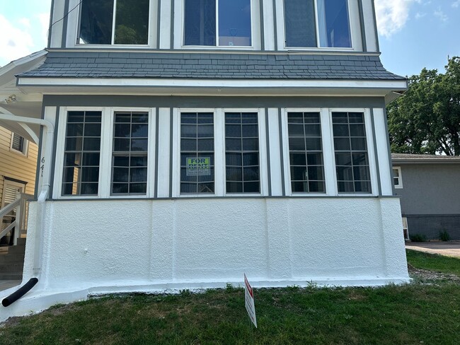 Building Photo - 641 S Dakota Ave