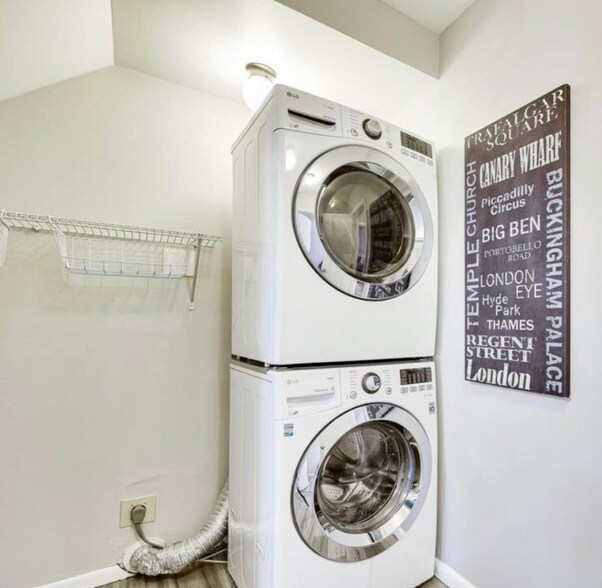 Building Photo - 5338 Anchor Ct