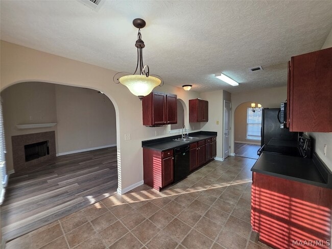 Building Photo - 6136 Old Post Lane