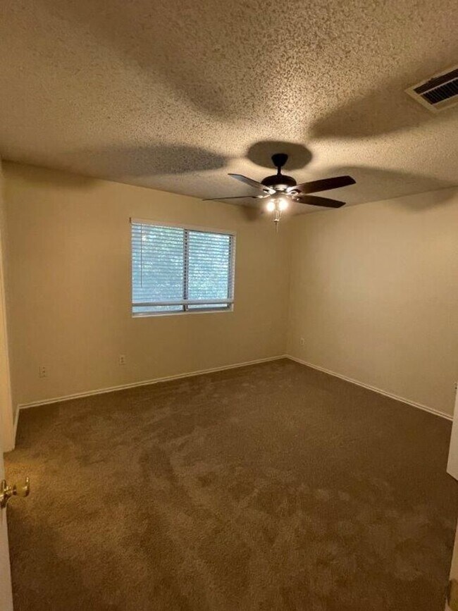 Building Photo - 7209 Aldea Dr