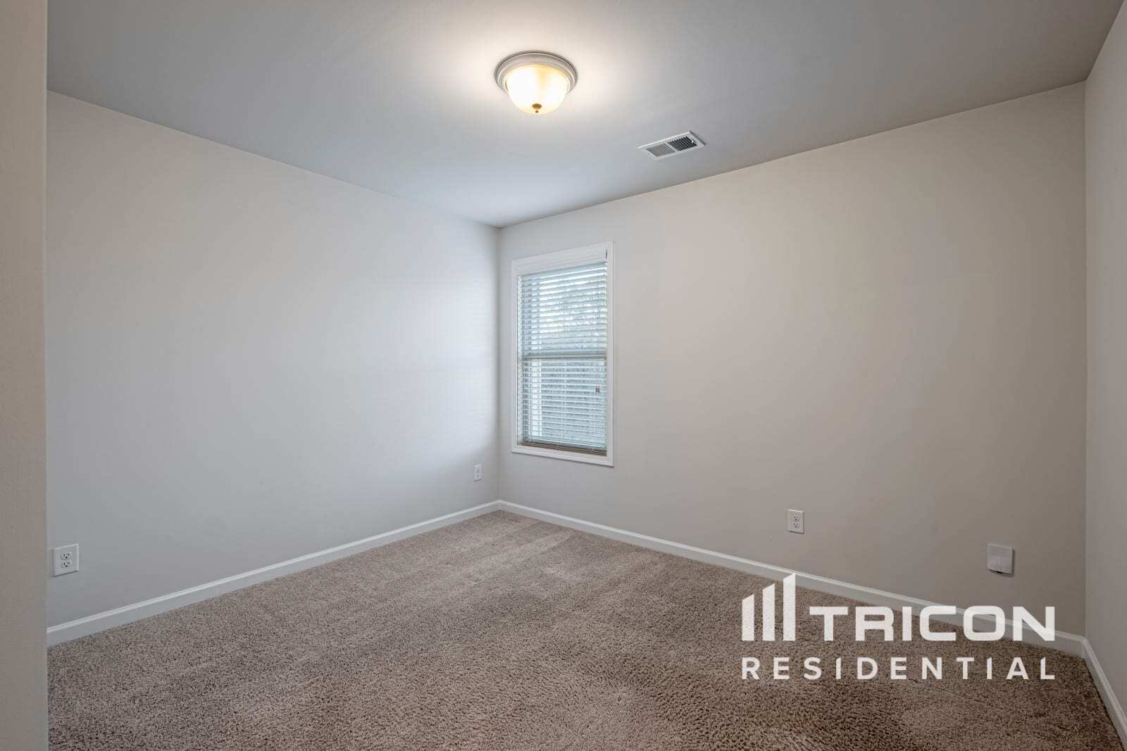 Building Photo - 1452 Silver Charm Ln