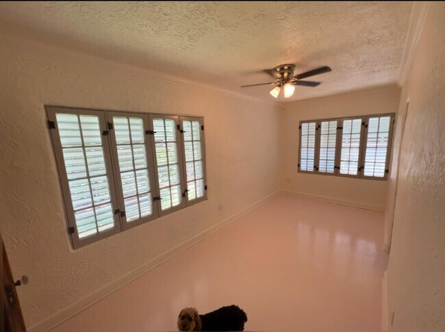 Building Photo - 302 Fordham Dr
