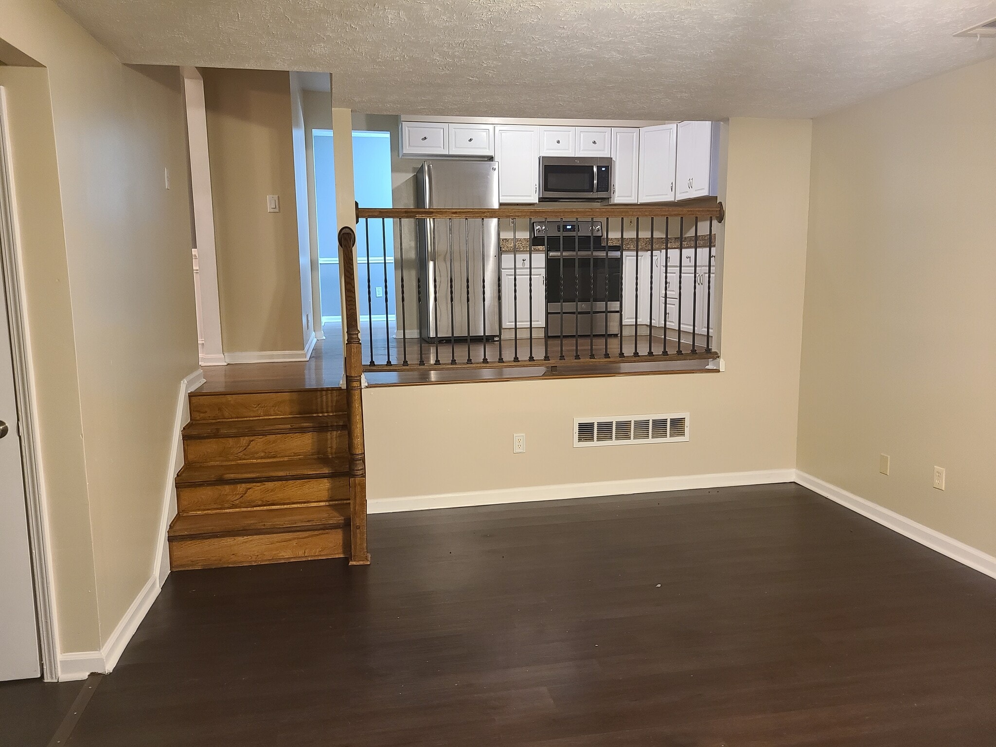 Building Photo - 6604 Birchline Blvd