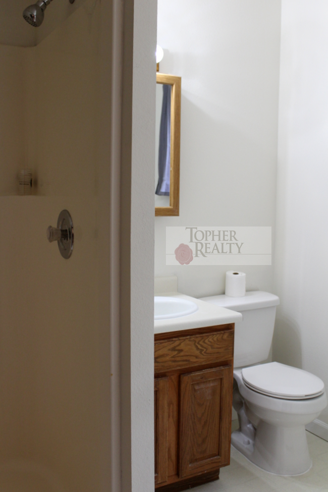 Building Photo - 3 Cambridge Ct