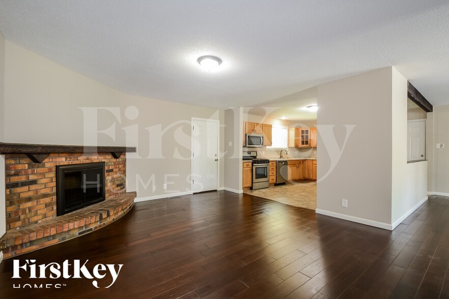 Building Photo - 3 Oak Point Ct