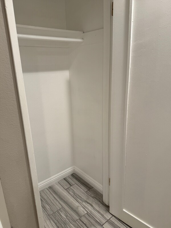 Building Photo - 753 Windwood Dr