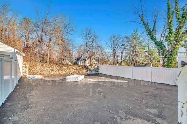 Building Photo - 81 Park Terrace