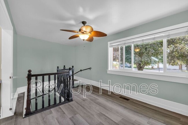 Building Photo - 309 E 200 S