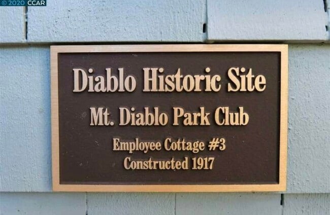 Building Photo - 136 El Centro