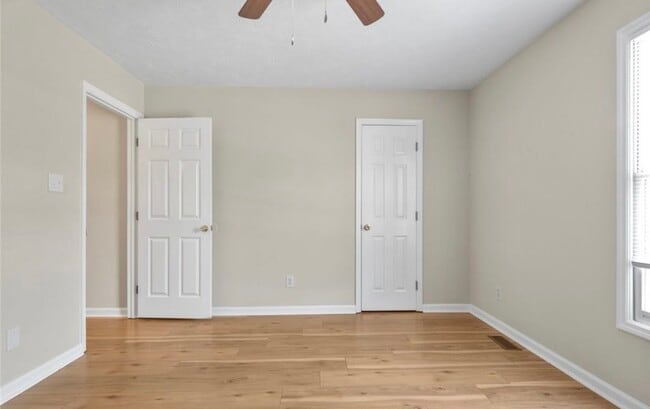 Building Photo - 48 Fox Run Ln