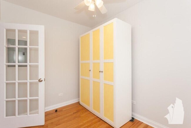 Building Photo - 1 bedroom in Chicago IL 60613