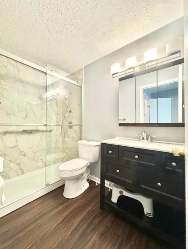 Building Photo - 14 Woodland Hills Dr