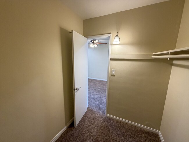 Building Photo - 2227 E Westport Dr