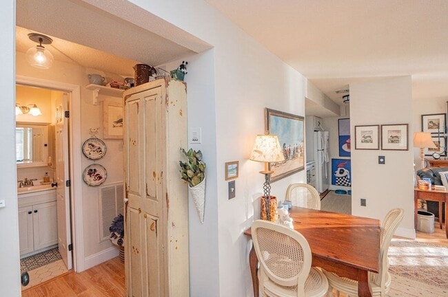 Building Photo - 432 Humphrey St