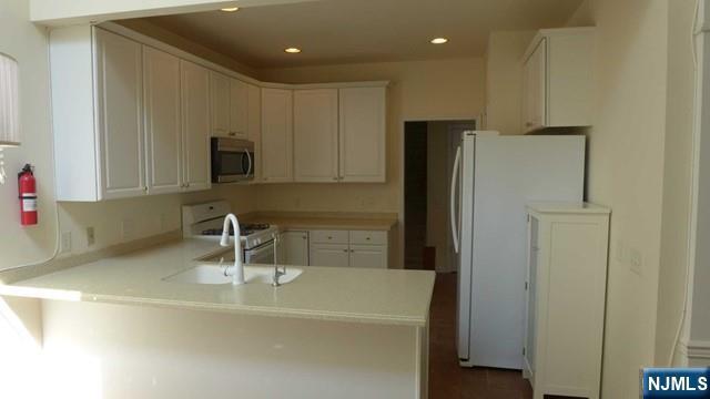 Building Photo - 85 Buckthorn Ct