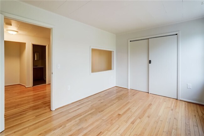 Building Photo - 266 Winton Rd