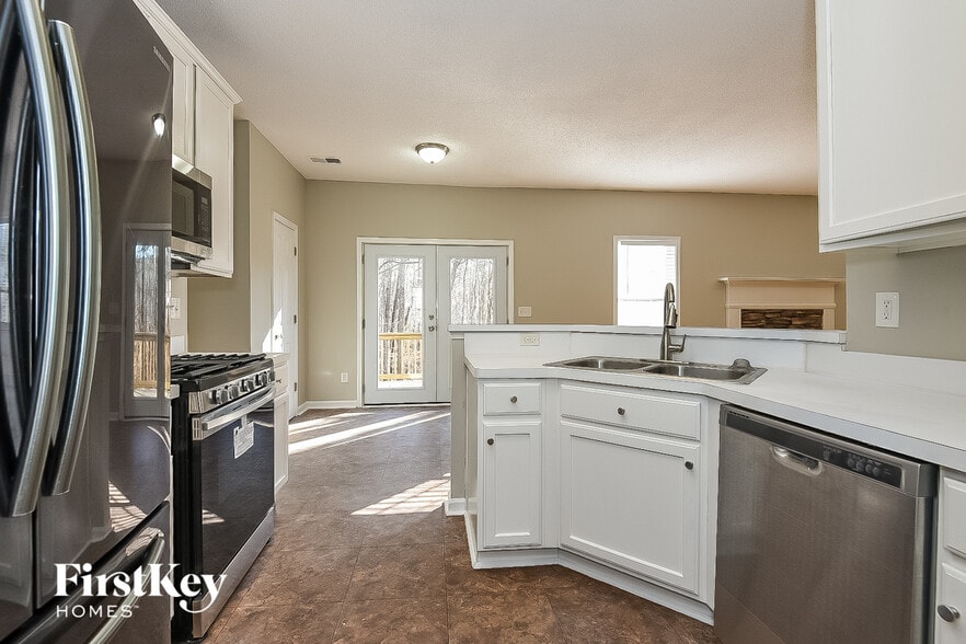 Building Photo - 405 Westwind Ct