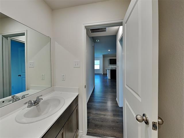 Building Photo - 2909 Menguita St