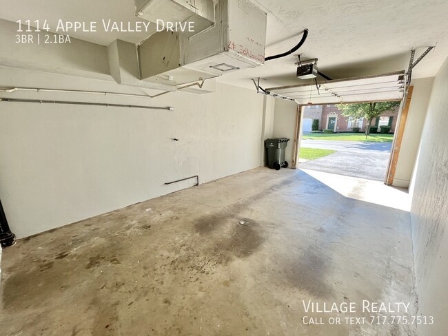 Building Photo - Extremely spacious 3-bed townhome in Dalla...